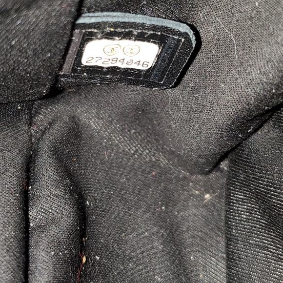 Black and White Chanel Cruise Collection handbag - Picture 5 of 5